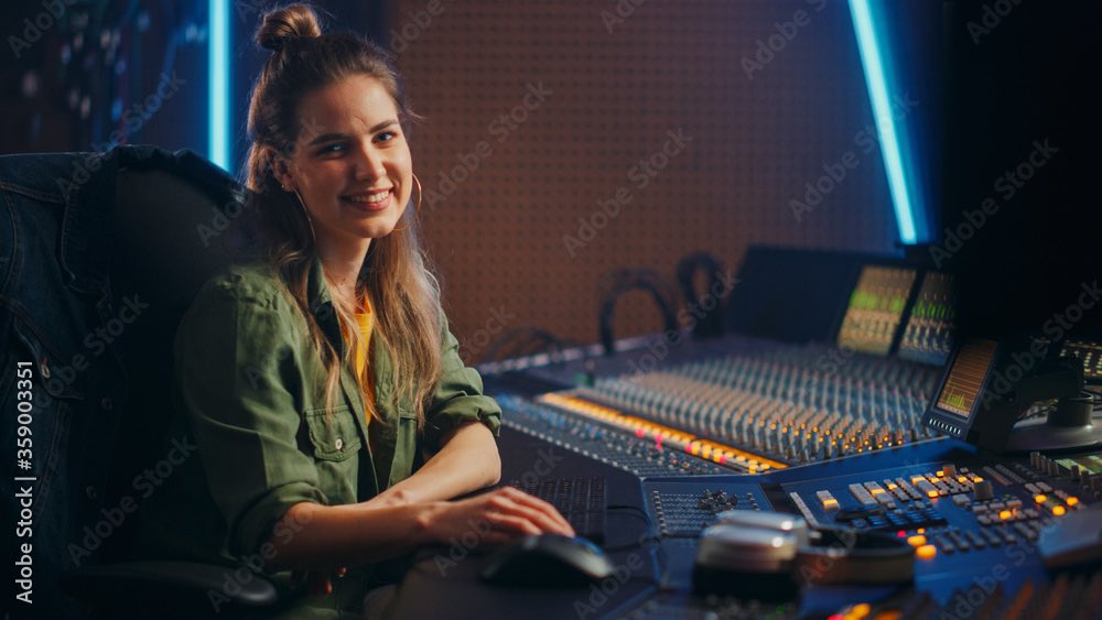 JackieDanziger's tweet photo. What people think a podcast producer looks like vs reality https://t.co/r4EitS3eYr