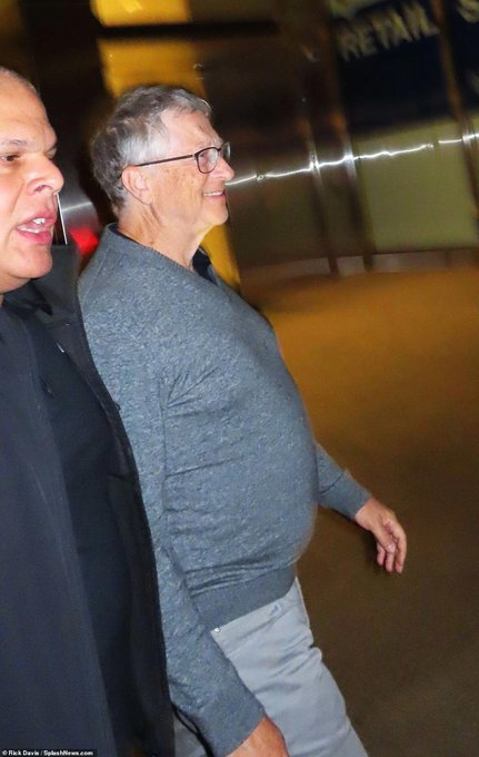 Bill Gates looks like he has a serious case of metabolic syndrome or prediabetes.

This is the man who presumes to tell the world what to eat.

He's younger than me.