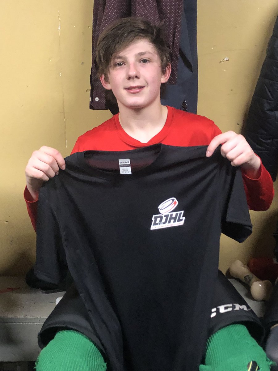 Well the calls don’t see to be going our way so far, we take a 3-2 loss vs <a href="/2020Bns/">BNS_Wolverines_2021/22</a> in Game 2. Our D woman Adrienne Shannahan gets POG while Luke McGuire take the dog with the bone. Davis photo from his POG last night. Onwards and upwards to the snakes tonight! <a href="/DJHLnews/">@djhlnews</a> 💚🐺