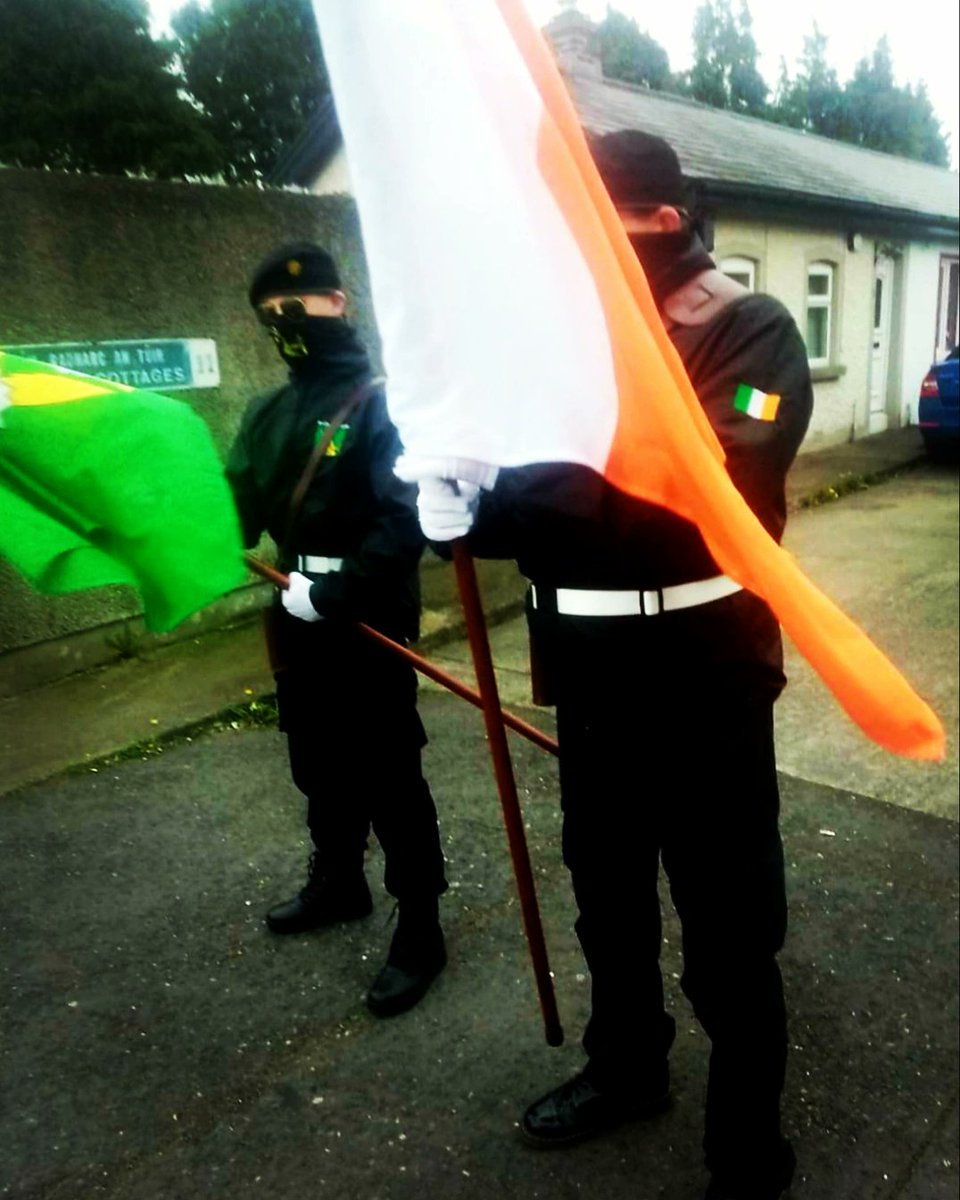 1922_adrian's tweet photo. The #Bhoys getting ready.
#Easter16
#Dublin
#Ireland
#StarryPlough https://t.co/q5FlZCNOnt