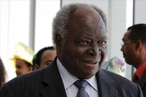 EAC_Insider's tweet photo. Former 🇰🇪 Kenya President Mwai Kibaki is dead, President Uhuru Kenyatta Announces. Rest in peace ✌️ 
#JusticeForSheila safaricom, Breaking News, https://t.co/qJcqkWSn1S