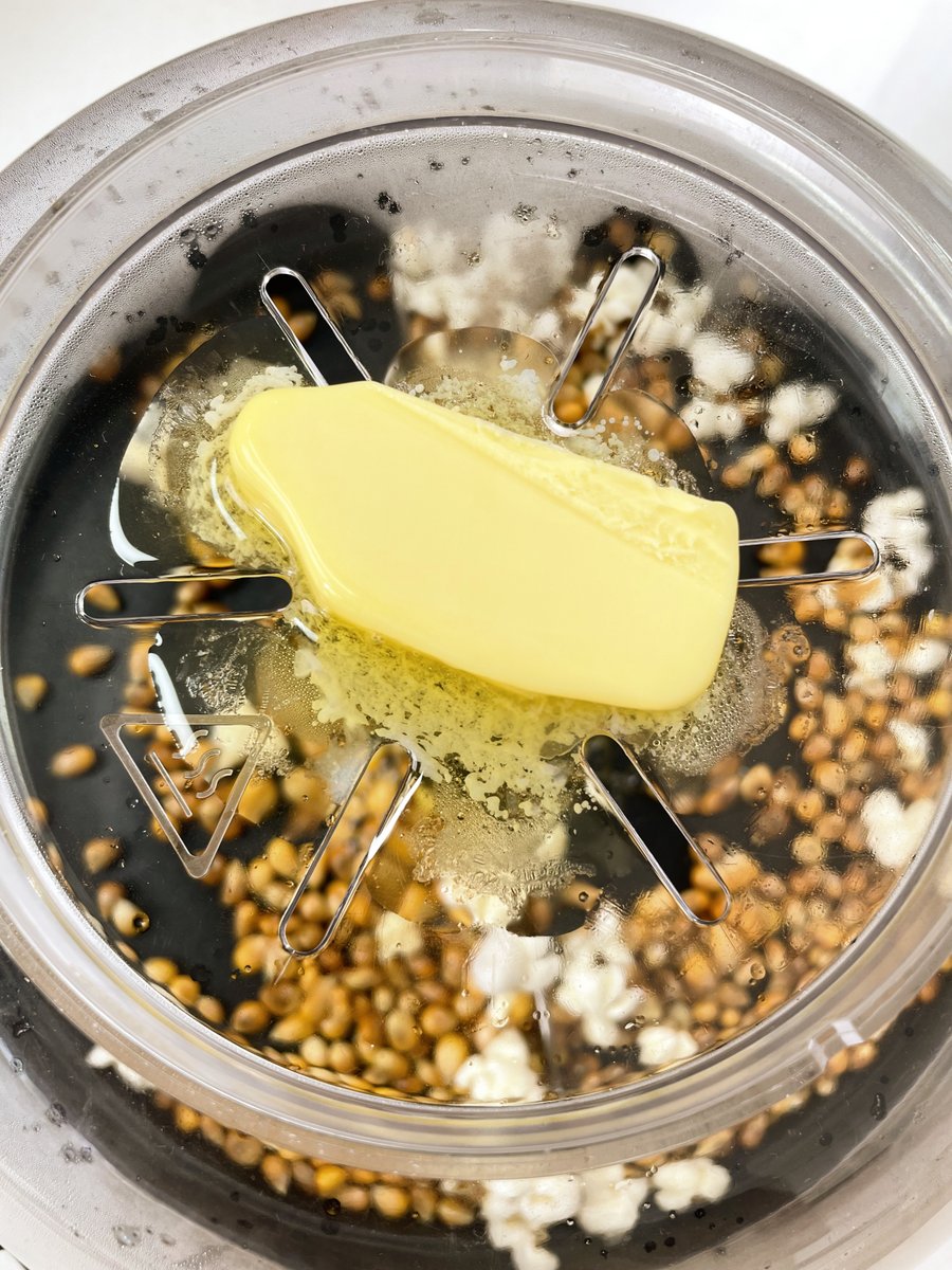 acekool's tweet photo. The butter is melting into the popcorn,
and so is my heart.😍 Enjoy delicious oil-free popcorn
in 2 mins with Acekool Popcorn Maker.
#acekool #acekoolhome #acekoolpopcornmaker https://t.co/lY9ZVXHsfC