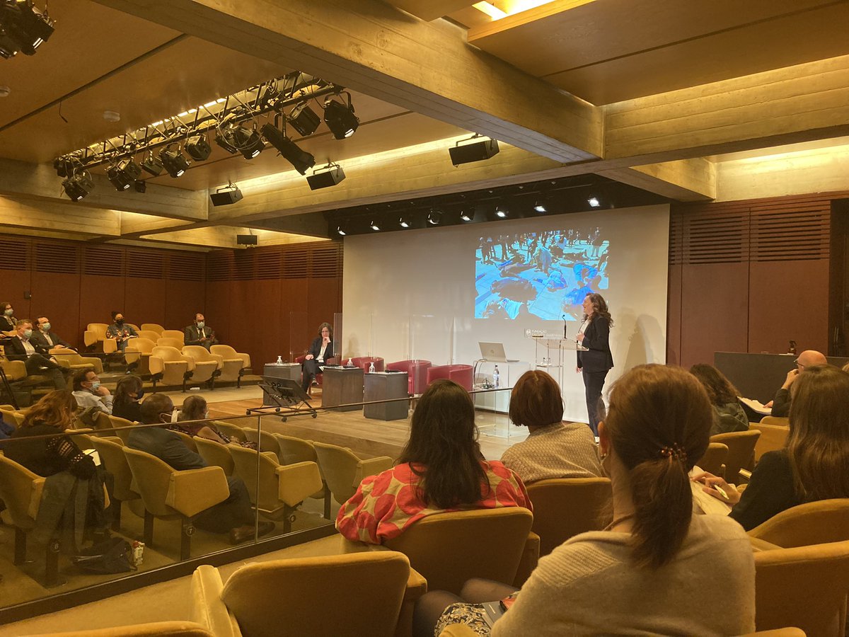 philea_eu's tweet photo. 'The car has profoundly shaped our world. It doesn't just take us from A to B but shapes how we live, work, and build. AI is similar, looking at it as a simple tool for efficiency ignores all the issues its unrestricted use causes' - @melaniesmallman, @stsucl #ScienceforEquality https://t.co/G0dz51isbQ