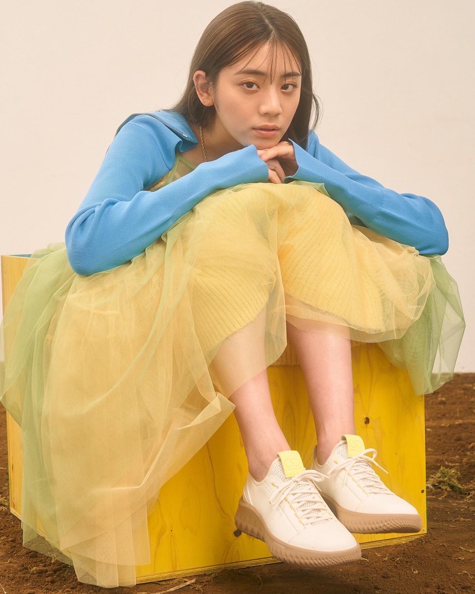 colehaanjapan's tweet photo. “Cole Haan × emmi"コラボ &amp; アース・デー限定色が本日より発売開始🌍キャンペーンには女優・モデルの貴島明日香さんとタレントのマーティンさんが、春らしいフレッシュな装いで登場しています✨
https://t.co/P3UP08tZZ3

#ColeHaan #コールハーン #WriteNewRules #貴島明日香 #マーティン https://t.co/Qbrlzet4tj