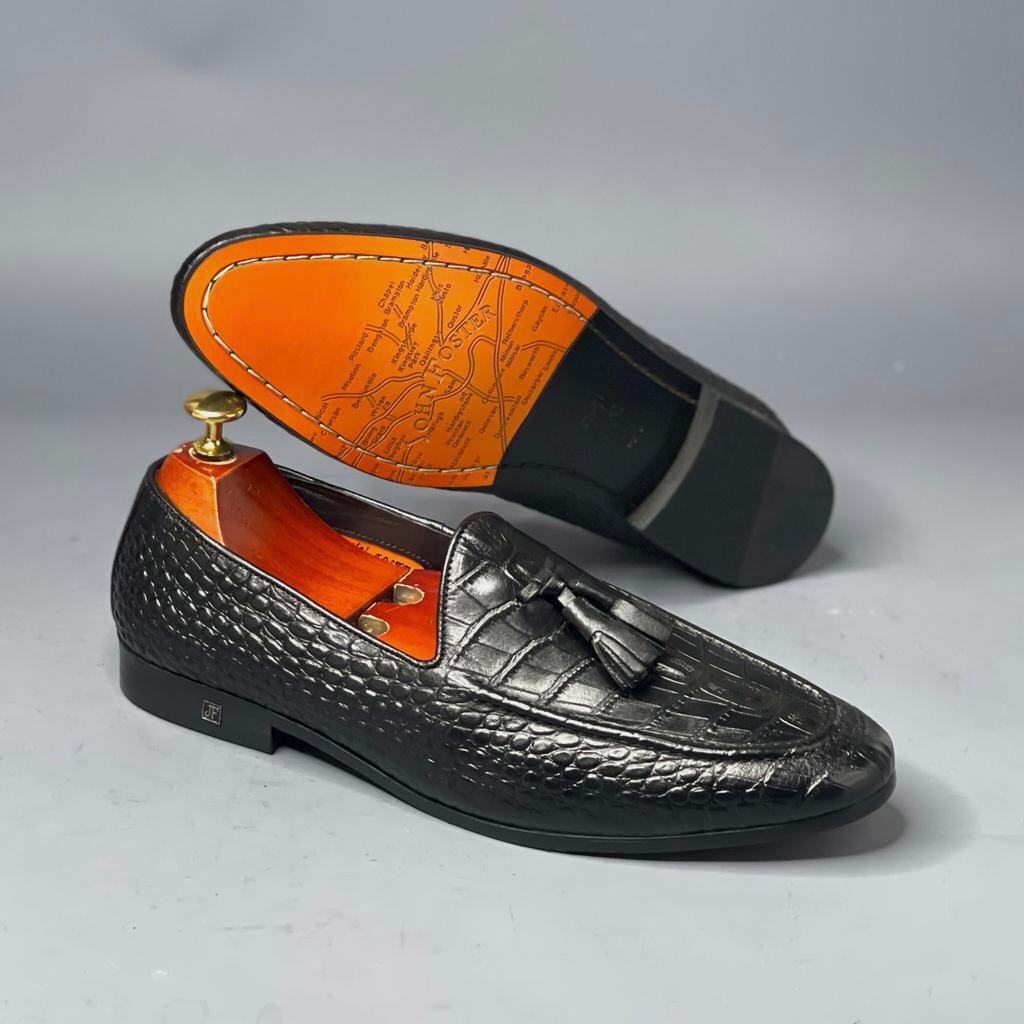 NittoFashions's tweet photo. The Whole World 🌍 is Under Your Feet, Wear Nice Shoes
Sizes 39-45 Available
4499/=
🤳0717765553
Mwai Kibaki
Rest In Peace
Deputy President
Uhuru Kenyatta
#RATEMYCLOSET
#NFSCLOSET https://t.co/qij7GOYqBb