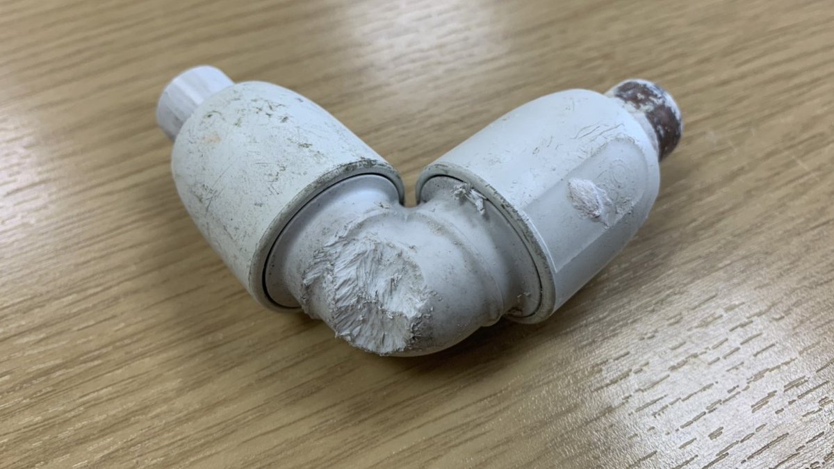 rejusltd's tweet photo. Here's the image of a corner pipe chewed through by an unattended rodent problem...

Read more: https://t.co/O53MAobkBh

#FacilitiesManagement #Repairs #PestControl #Plumbing  #b2b #Maintenance #Construction #Contractors #CleaningService #Engineering  #sme https://t.co/Hn2sja2V3B