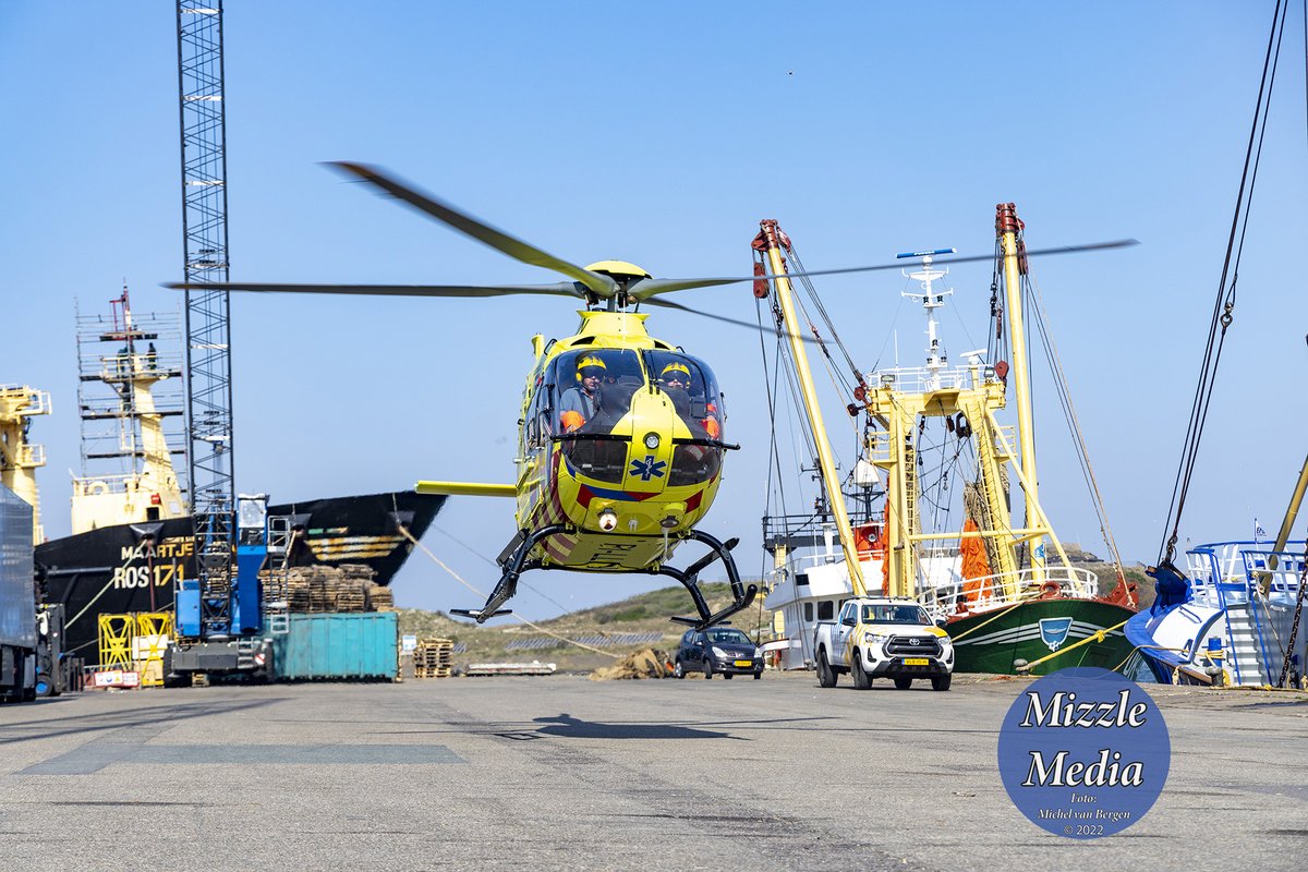 mvbergen's tweet photo. Bij een bedrijfsongeval op een #schip aan de #trawlerkade in #IJmuiden is een man gewond geraakt. Zie https://t.co/DX5XaEiH5t https://t.co/rzthJ3XLmz