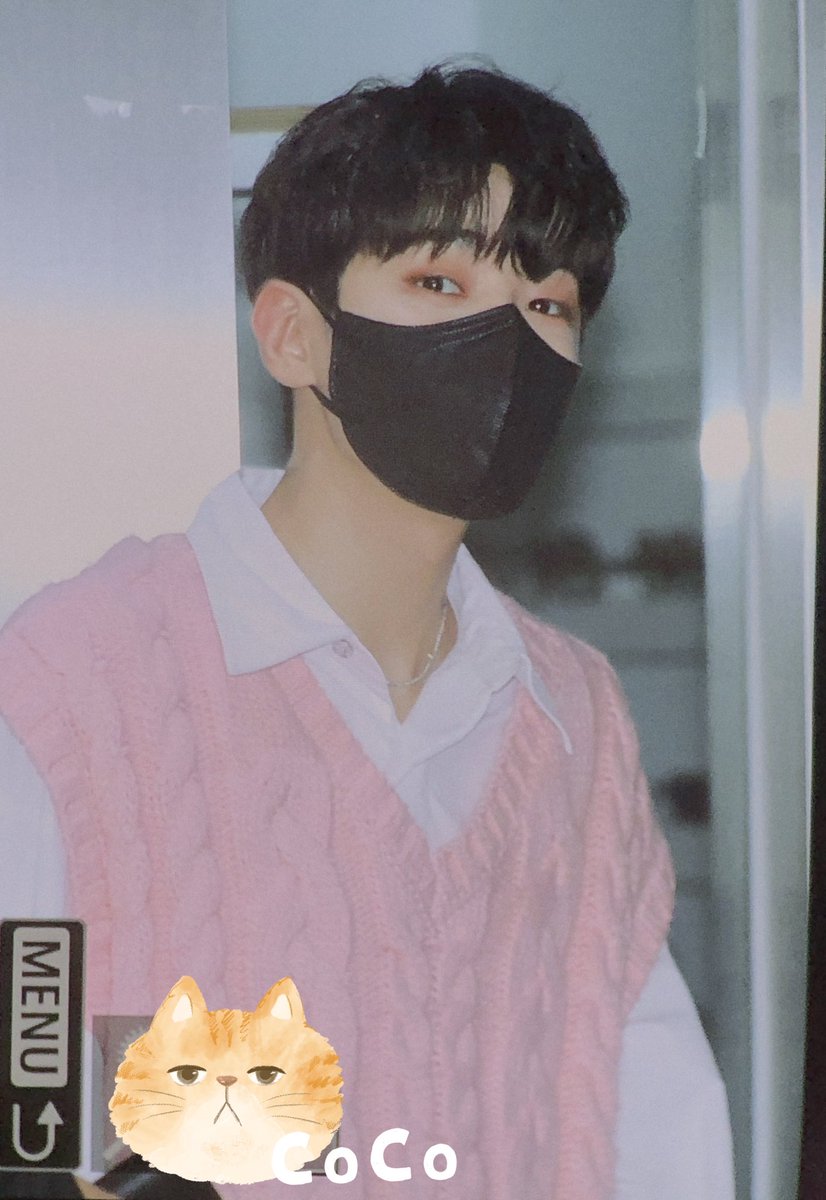CoCo19950614's tweet photo. 220422 Music Bank
🌸🌸🌸
#재찬 #박재찬 #JAECHAN #DKZ https://t.co/kc9RclADBd