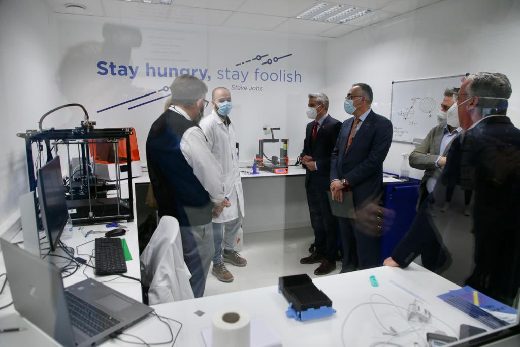 Pablo_Zuloaga's tweet photo. Lo tenemos claro, y hablamos con hechos: sin #ciencia no hay futuro. Excelente noticia para #Cantabria la incorporación al @IDIVALdecilla de un Laboratorio de Innovación y Experiencia vinculado al desarrollo sanitario y a la creación de nuevas patentes. https://t.co/dFHJls8tf3