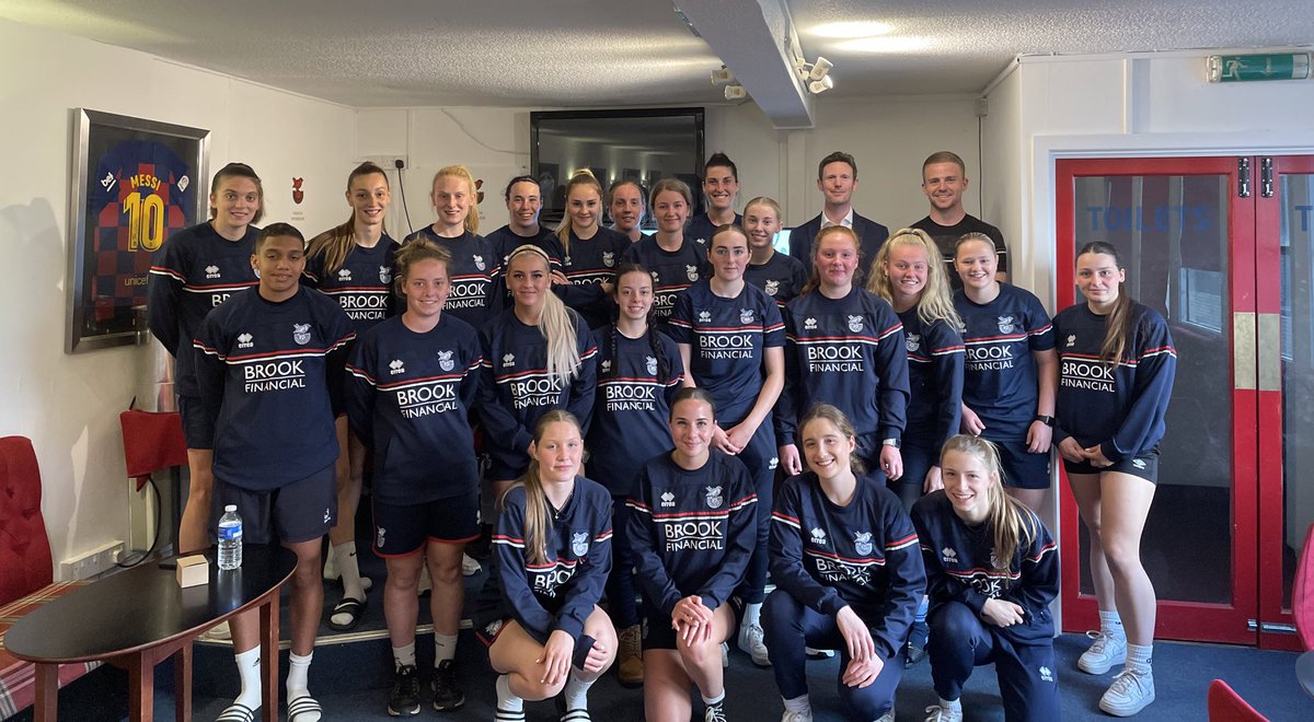 BridgwaterUtdW's tweet photo. 🤝| Planning for the future

Yesterday evening club and trust sponsors, Ballantine Wealth Management, passed on their knowledge to our senior players on potential opportunities to prepare for their future.

Thank you for such an insightful session. 

#WeAreUnited https://t.co/VolaX96bKT