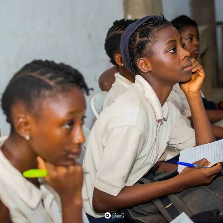 tolenofficial's tweet photo. Social media professionals highlighting the impact of social media on young people.

@ #socialmediaschoolsoutreach #ASUU Lekki Ikorodu Badagry https://t.co/CbDuu1qAiK