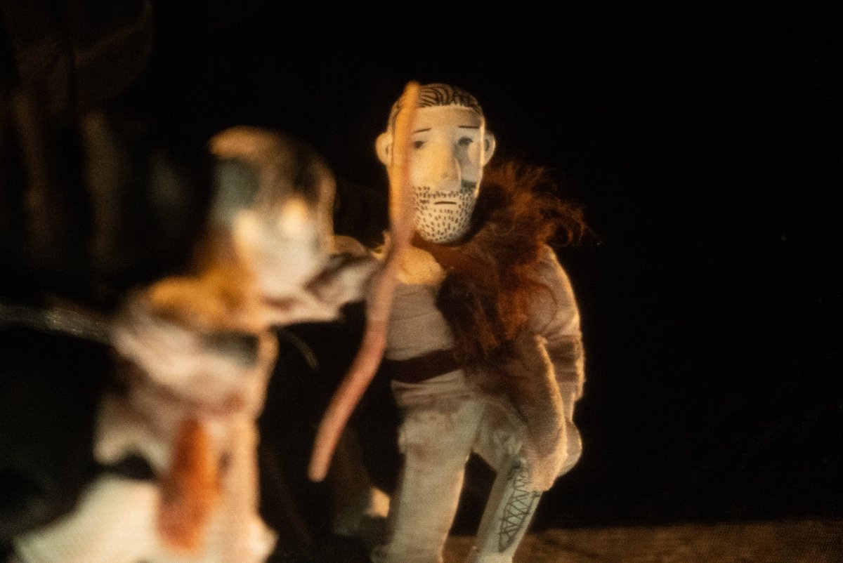 *WORKSHOP INCOMING* 

We're running a visual storytelling and devising with 
puppets workshop next Sunday and are looking for 
participants. 

If you'd like to know more and book a slot, follow the 
link in our bio to find the Facebook event!