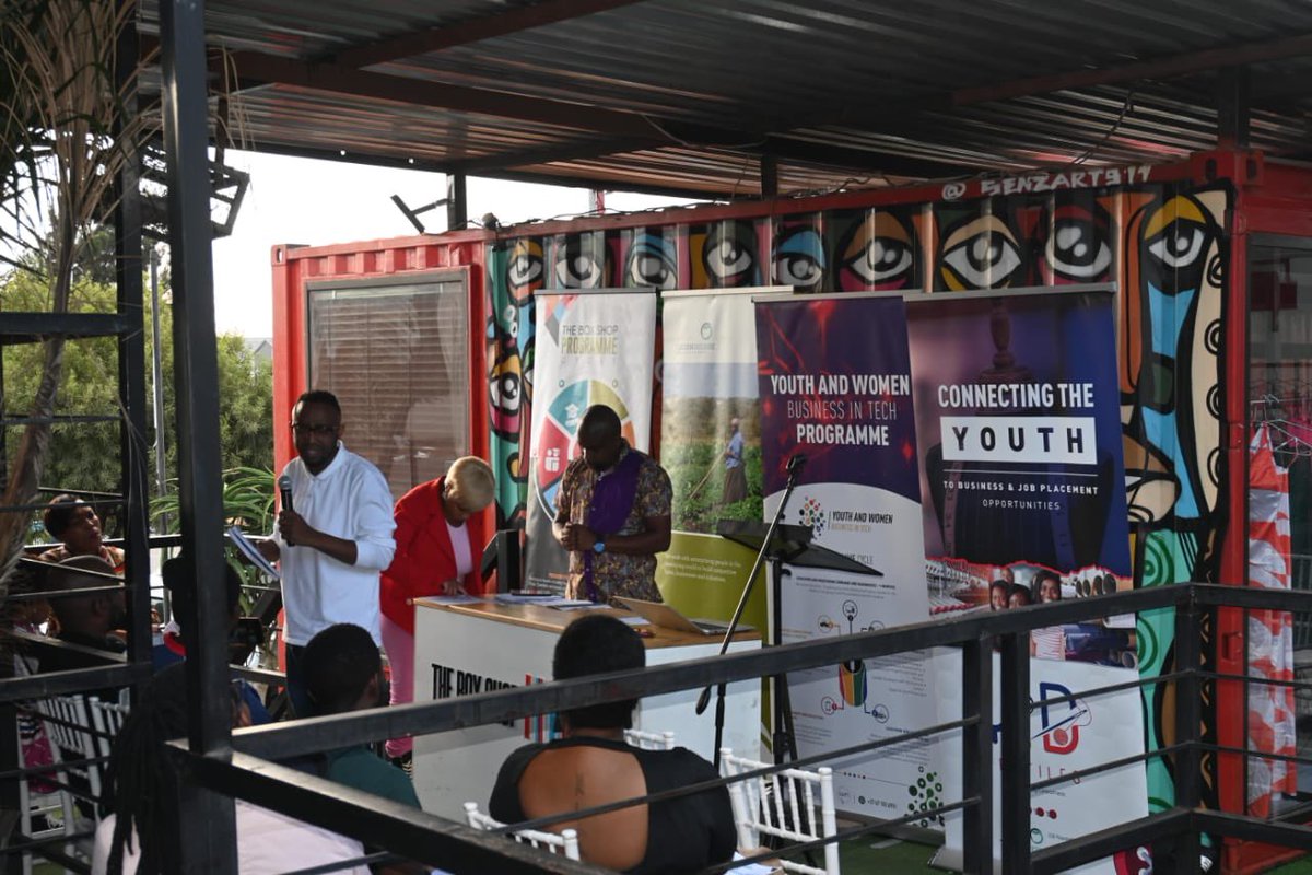 theboxshopsa's tweet photo. Thank you for joining our first ever Networking Session post covid-19 lockdown yesternoon.
The spirit entrepreneurship is alive and well.
#theboxshop #networking #trending https://t.co/xJPpSY8lps