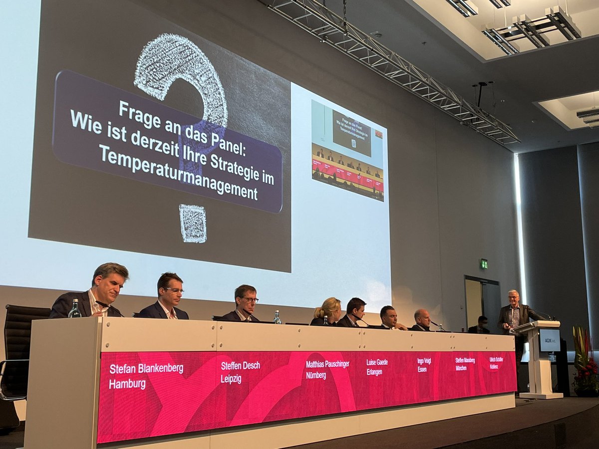 HolgerNef's tweet photo. Heiß 🔥 diskutiert wird im Panel die Frage nach der Strategie des Temperaturmanagements im Rahmen der Postteanimation während der #AGIKplenum Session…#dgkjahrestagung 2022.
Was macht Ihr in Eurer Klinik? https://t.co/gAoenxSSK4