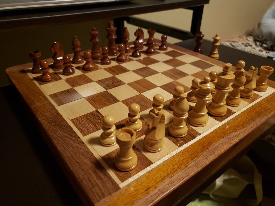 daito_chess's tweet photo. 【活動体験のお知らせ】

チェス全くわからない方も上級生の方も
ぜひ気軽にお越しください☺️

《開催日》
4/25(月)、4/27(水)、

《時間》
17:00~20:00(途中入退室自由)

《場所》
東松山キャンパス 8号館 8233教室

#春から大東文化 https://t.co/VxcTPLuaPS