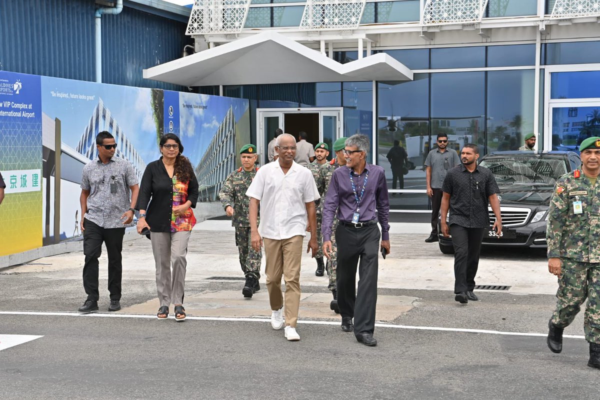 mabrouq's tweet photo. HEP @ibusolih departs to Lh. Hinnavaru on an unofficial visit. https://t.co/Hwdo8535L4