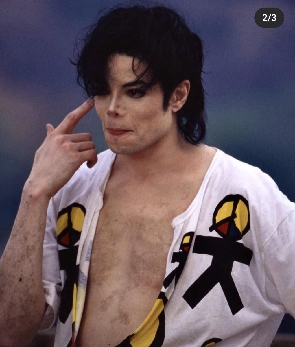 Cohiba42794785's tweet photo. " I have a skin disorder that destroys the pigmentation of the skin, its something that i cannot help. Okay? "
- Michael Jackson
#MichaelJackson https://t.co/0cbGSK8ies