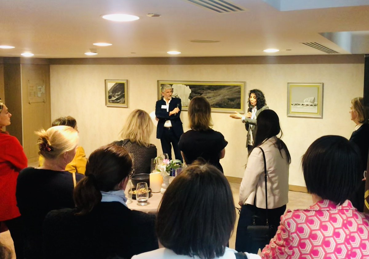 dcarlach's tweet photo. PARIS | Nous étions près d'une centaine hier pour le lancement de #Femmes du @MEDEF_Paris. 21 avril,date symbolique:anniversaire de l’ordonnance de 1944 accordant le droit de vote🗳️et l’éligibilité aux femmes. Un rdv très attendu par l'ensemble des femmes et des hommes présents🙏 https://t.co/0FCsyzg06F