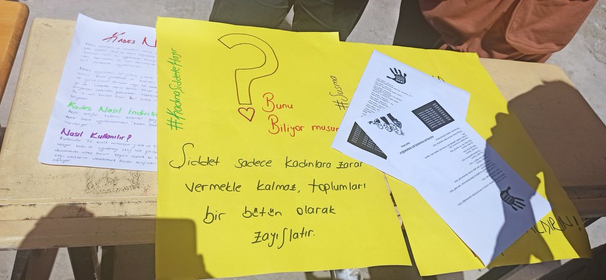 75. Yıl Anadolu Lisesinde bugün;📆
Okulumuz öğrencileri "Kadına Karşı Şiddetle Mücadele" kapsamında broşür, afiş, poster hazırlayıp okul öğretmenlerimize ve arkadaşlarına sundular. Öğrencilerimize teşekkür ederiz. <a href="/brahimKler2/">İbrahim Kılıçer</a> <a href="/Eskil_MEM/">Eskil İlçe Milli Eğitim Müdürlüğü</a> <a href="/haciomerkartal/">Hacı Ömer KARTAL</a> @hmzaydg