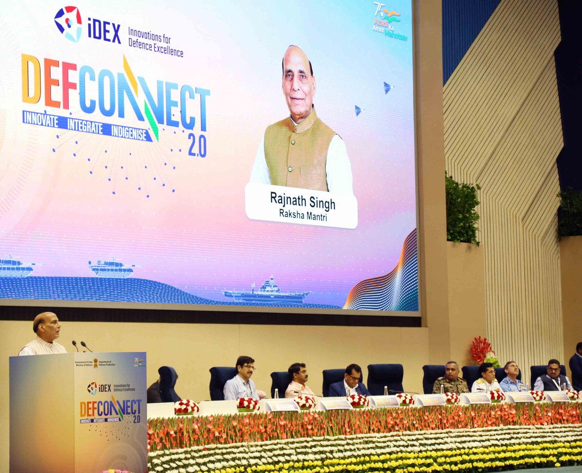 DefProdnIndia's tweet image. iDEX winners, innovators,और नए entrepreneurs, आगे चलकर defence industry के एक अहम् हिस्से के रूप में हमारे सामने होंगे,ऐसा मेरा विश्वास हैI ऐसे में हम अनेक कदम उठाकर अपनी industry को सशक्त करने के लिए एक eco-system का निर्माण कर रहे हैं: Rajnath Singh,Raksha Mantri #DefConnect2.0