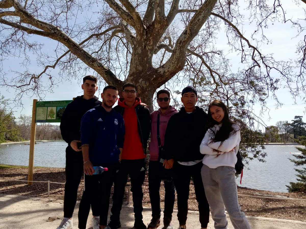 Como parte del #proyecto #medioambiental que lleva el instituto, el alumnado de AFM1 organizó un ruta de senderismo por la Casa de Campo el jueves 7 de abril. ¡Aquí os dejamos algunas fotos! #FPMadrid #FP #SomosFP