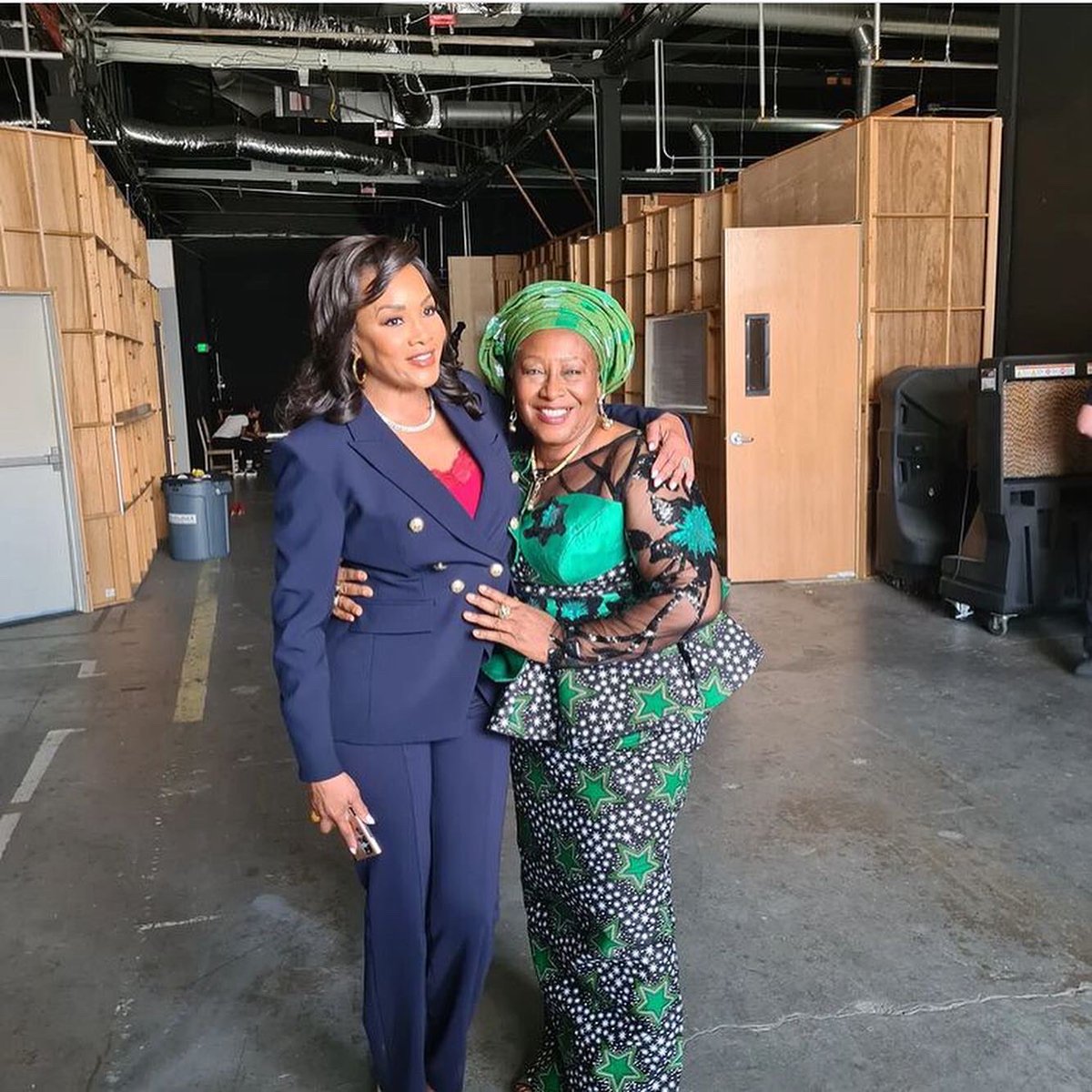 african_glitz's tweet photo. Check out these latest aesthetic photos from our favorite living-legendary 63-year-old #Nollywood actor #PatienceOzokwo aka #MamaG and popular 57-year-old American actress, producer, and television host #VivicaAFox aka #Msvfox. ππ½β€οΈβπ₯ππΎ
#mamagloversβ€β€ #africanwomen #queen https://t.co/185CJC6Lmc