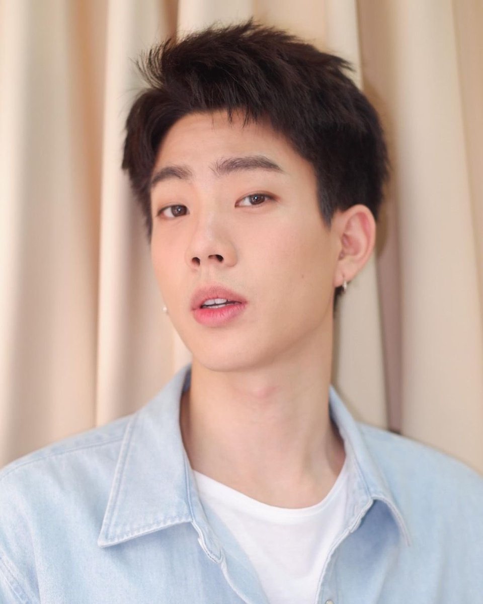 tomtam35499361's tweet image. โอ้โหวววว หล่อแบบตะโกน หล่อจนต้องกรีดร้องงง หล่อมากกกก อปป้าขาาาา 🙈💚🤟🏻

#ออฟจุมพล #ออฟกัน