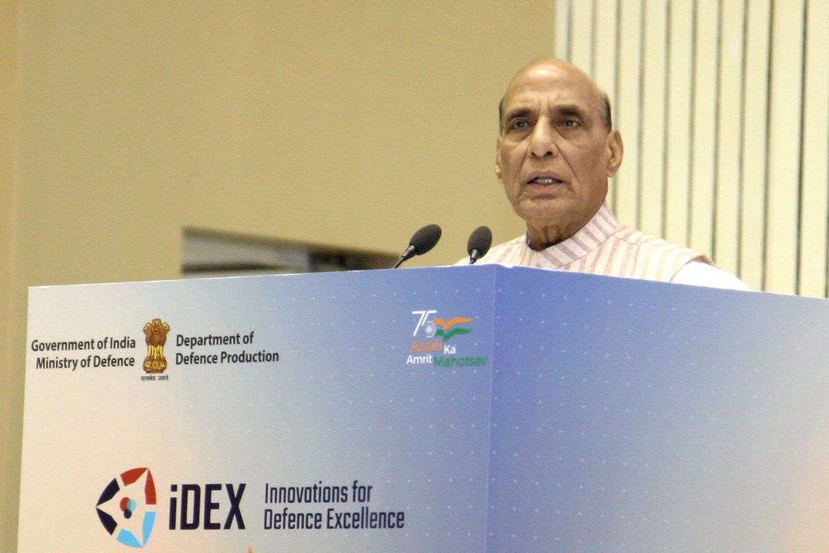 rajnathsingh's tweet photo. Launched the iDEX-Prime &amp; 6th Defence India Start-up Challenge during #DefConnect. The iDEX-Prime will fund projects above Rs 1.5 Cr upto Rs 10 Cr. 

Exhorted the start-ups to develop new and unique technologies to deal with future challenges and threats. 
https://t.co/FKOVn25FGk https://t.co/7fUSRm3MmJ