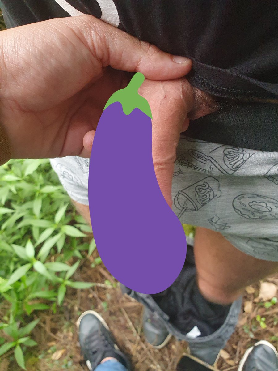 Maxxx_974's tweet photo. Petit plan suce 🍆💦 en plein nature avec mon pote "hetero curieux" #gay974 #gayfr #exhibition C'était trop bon !!! J'ai trop kiffé 😏👌 https://t.co/Z9vHhVZLov