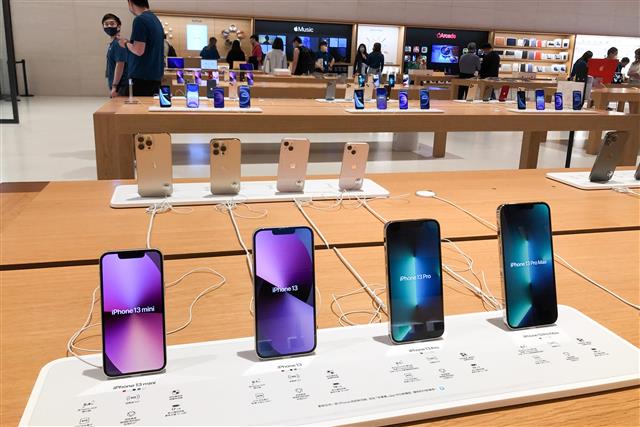 DIGITIMESAsia's tweet image. TSMC fan-out packaging to attract orders for Android smartphone SoCs #Android #Apple #applicationprocessor #Chips #components #foundry #ICdesign #distribution #ICmanufacturing #MediaTek #Mobile #telecom #Mobilecomponents #DIGITIMES digitimes.com/news/a20220420…