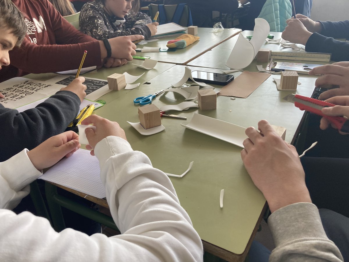 Una activitat creativa: segells de goma EVA! #santjordibenapres2022 #sitges #santjordi