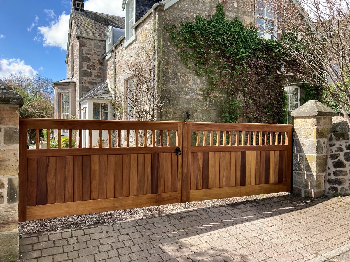 AESScotlandLtd's tweet image. AES recently installed manual wooden driveway gates.
⠀⠀⠀⠀⠀⠀⠀⠀⠀⠀
aes-scotland.co.uk 
enquiries@aes-scotland.co.uk
#aesscotlandltd
⠀⠀⠀⠀⠀⠀
#highendgates #manualgates #woodengates #drivewaygates #manualwoodengates #electricwoodengates
#automaticwoodengates