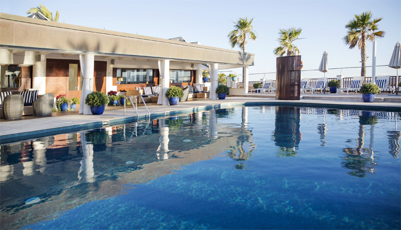 Reisprofs's tweet photo. Liefhebbers van het goede leven hebben Portixol ontdekt, de haven vlakbij Palma op Mallorco. Hier ligt "El Portixol", een boetiekhotel met slechts 25 kamers. #Portixol #Mallorca #Balearen #luxevakantie
https://t.co/WHgSPVXOeK https://t.co/8EjOqJGcJo