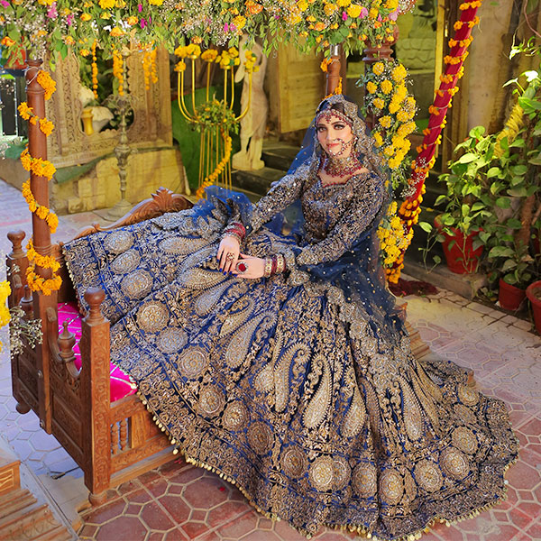 KasheesOfficial's tweet photo. Kashee's Bridal Boutique, We embroidered pleasant thoughts and desires into our clothing, especially if it was a wedding gown. #kashee #kasheesbeautyparlour #IAmKashifAslam https://t.co/YB5EpvgoWS