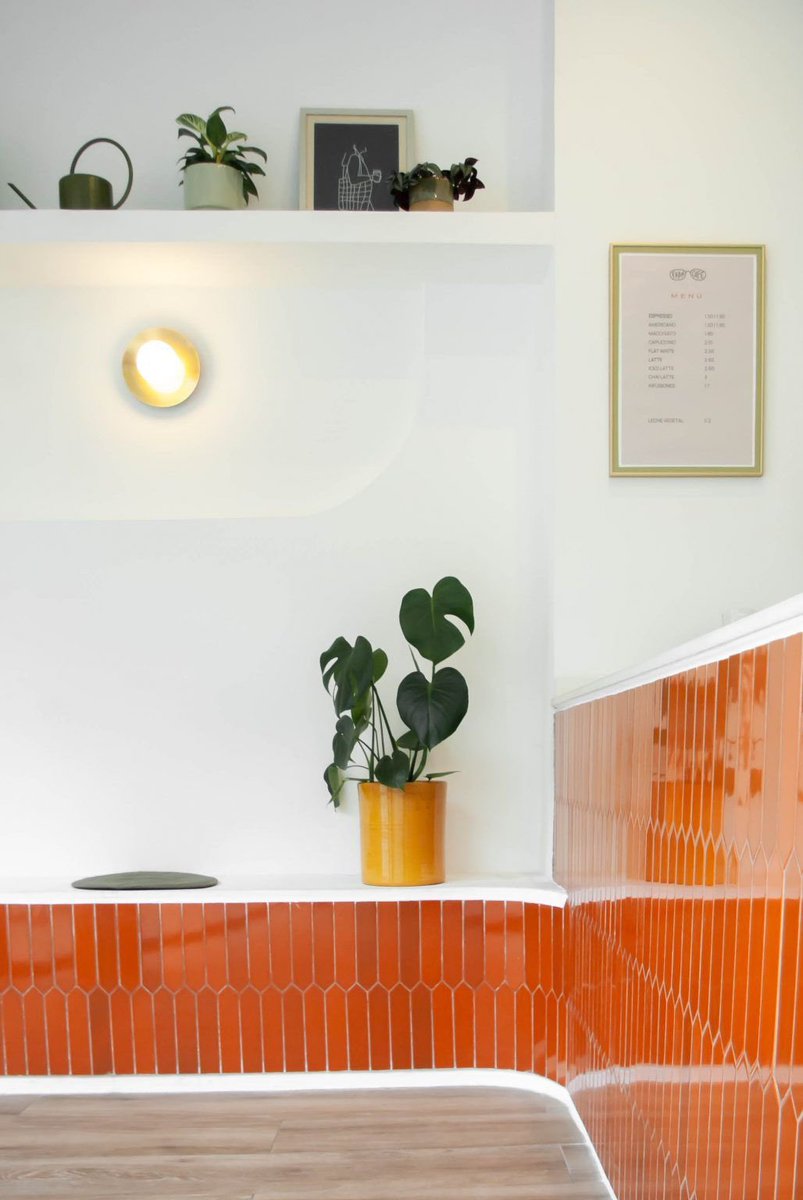 mapadeldisseny's tweet photo. Estamos en… Fran Café, el nuevo espacio cafetero en el distrito de l’Eixample. La identidad gráfica corre a cargo del estudio Flora Creativa. El proyecto de arquitectura e interiorismo es obra de Estudio Mise. https://t.co/E4ykDMniDj https://t.co/3PqMg0UlKL