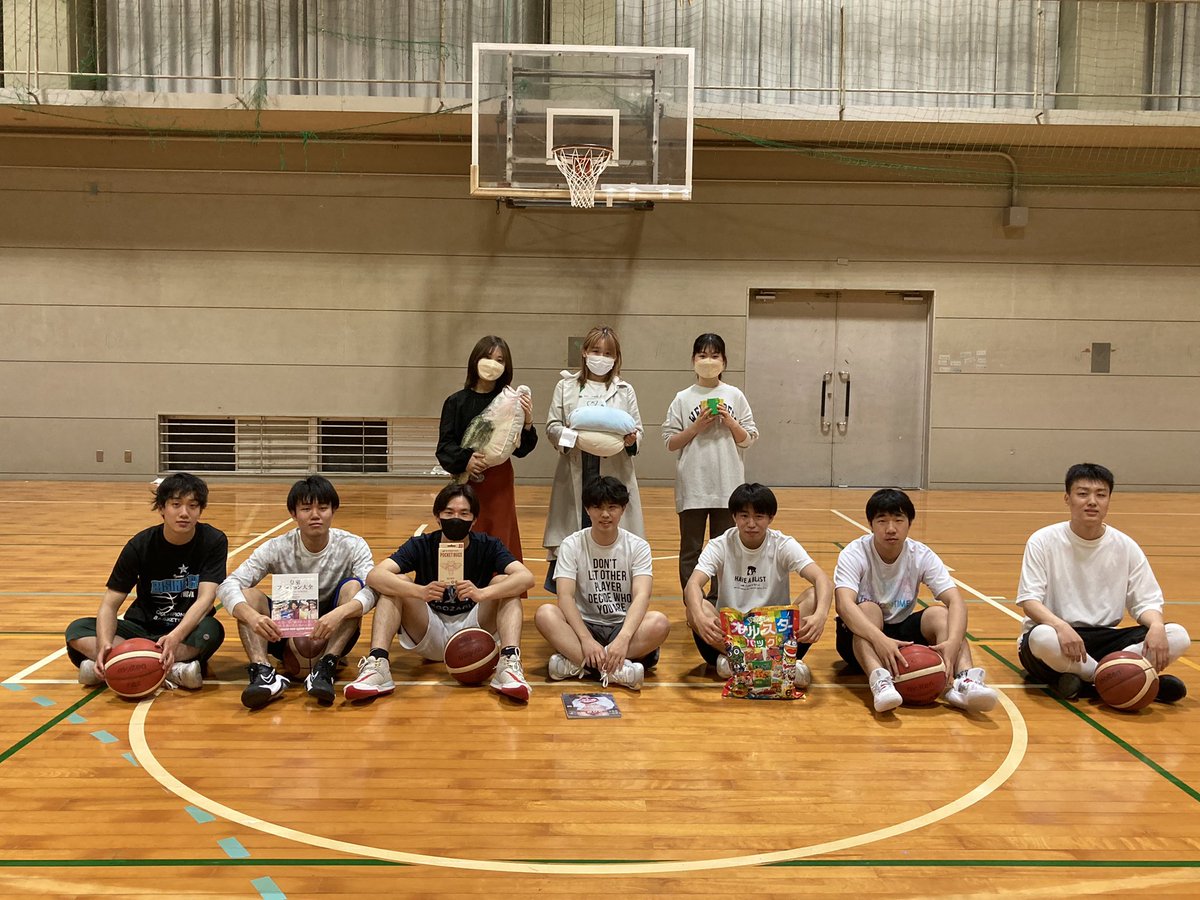toubsk's tweet photo. 先日の新歓に来てくれた子たち✨
ありがとうございました😊
次は5月11日(水)にするので興味がある人はぜひ来てください！ https://t.co/4M8uwlP8Kk