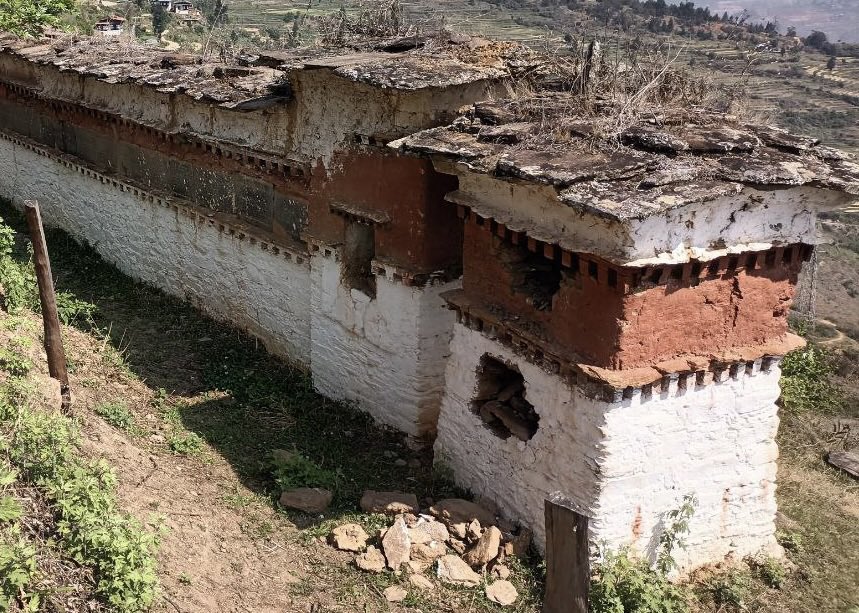 TashidelekN's tweet photo. Hiking in #countryside & seeing these religious stupas (#Chorten) made me think. Are we (Bhutanese) religious enough? #bhutan desecrating #Chorten #profane deed #defiling ๐คฆ๐ปโโ๏ธ Kencho Sum Kheno https://t.co/YKWuCBIa7d
