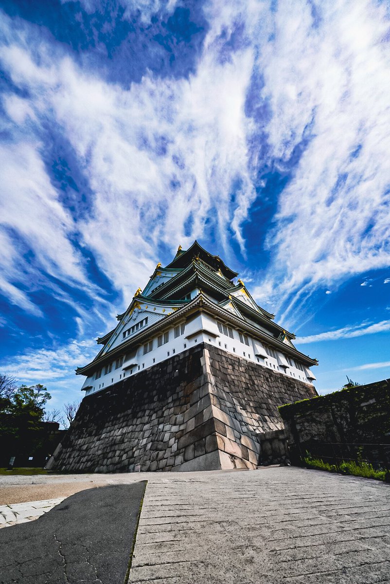 adek776's tweet photo. 風雲大阪城

#お城 #castle
#写真好きな人と繋がりたい #ファインダー越しの私の世界 https://t.co/WufuiU7v9e