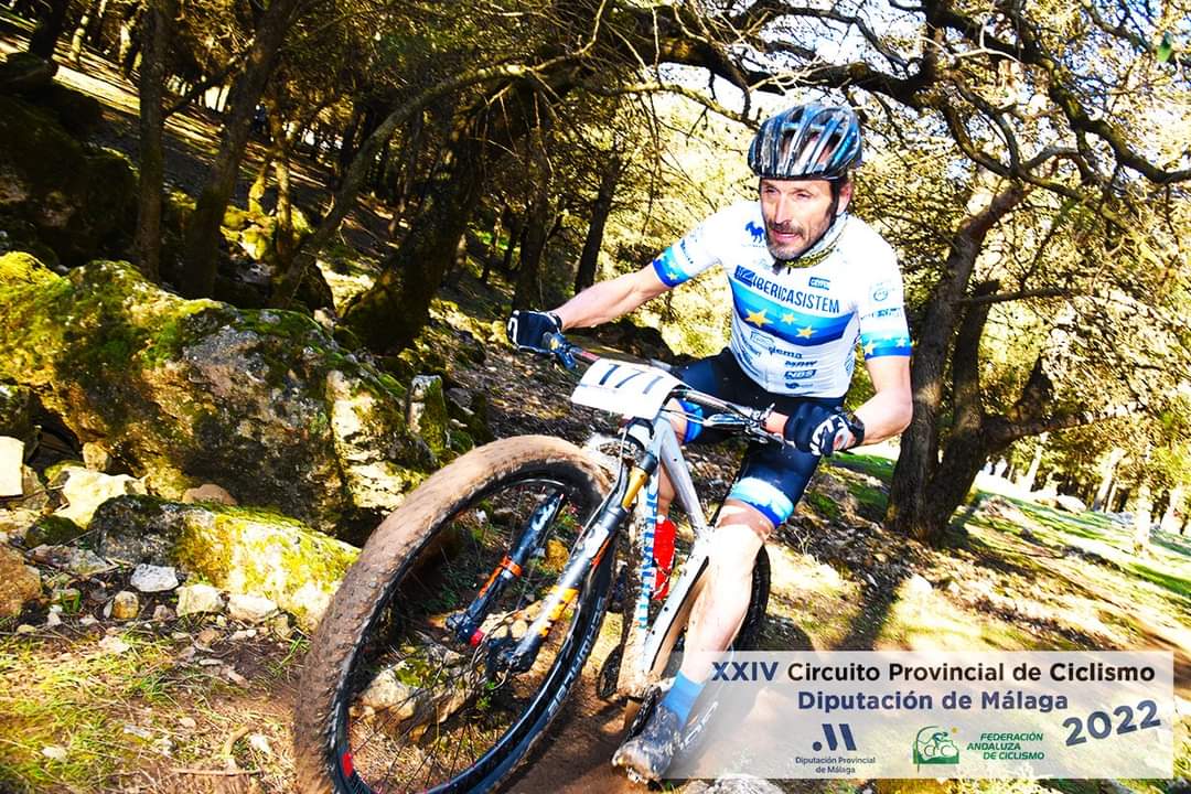 Torremolinos_On's tweet photo. El #biker Pepe Yuste disputa este domingo el Campeonato del Mundo Masters XCO en Argentina 🚴🏻♂️ El #deportista local, trabajador de @SPTorremolinos, parte entre los favoritos en su categoría de #Master50.
¡Muchísima suerte desde #Torremolinos! 👏🏻👏🏻👏🏻
ℹ https://t.co/RNo2o1JOCS https://t.co/xW2k15Bzh2
