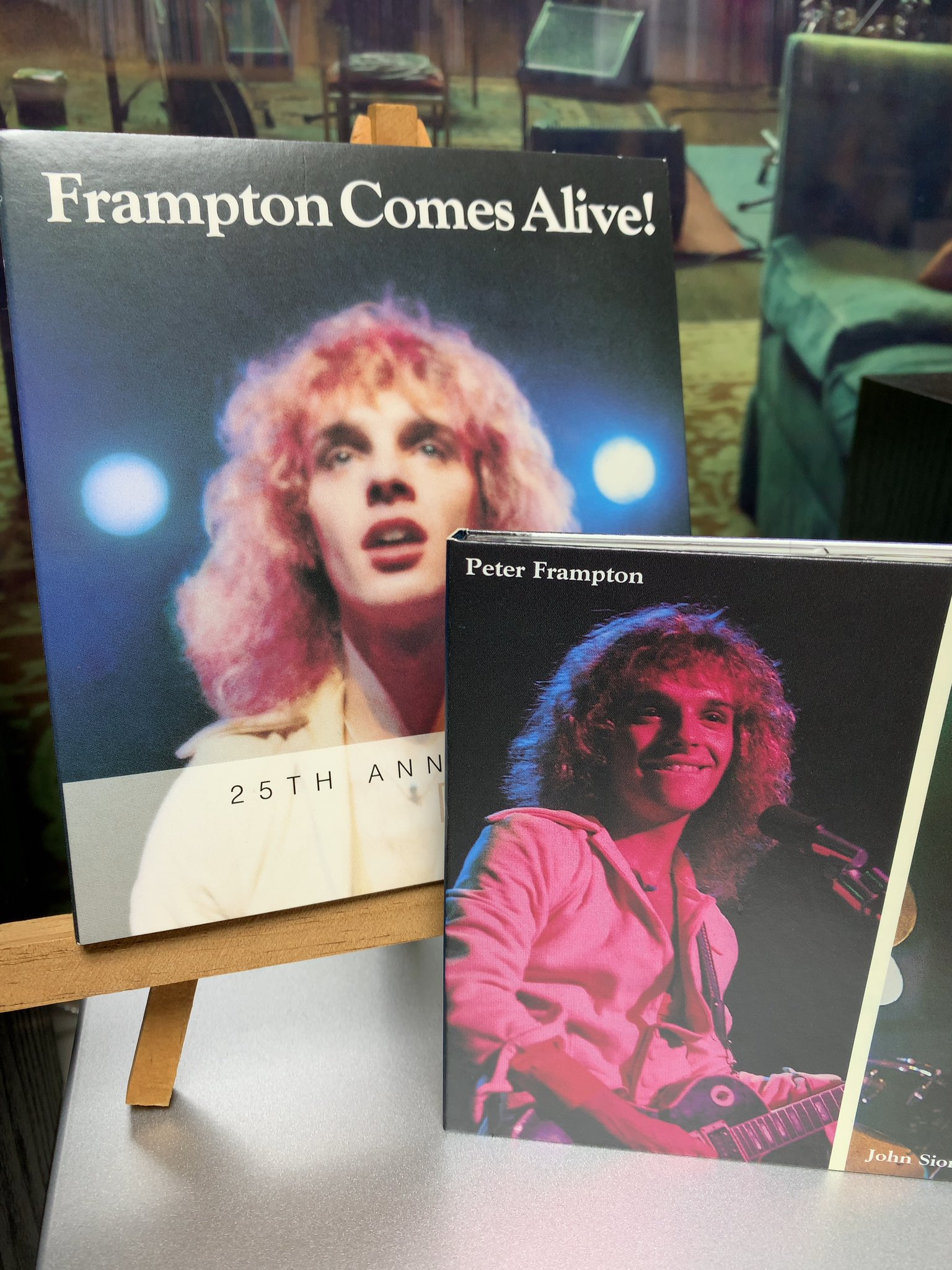 PETER FRAMPTON FRAMPTON COMES ALIVE
DOOBIE WAH Happy birthday Peter Frampton                 