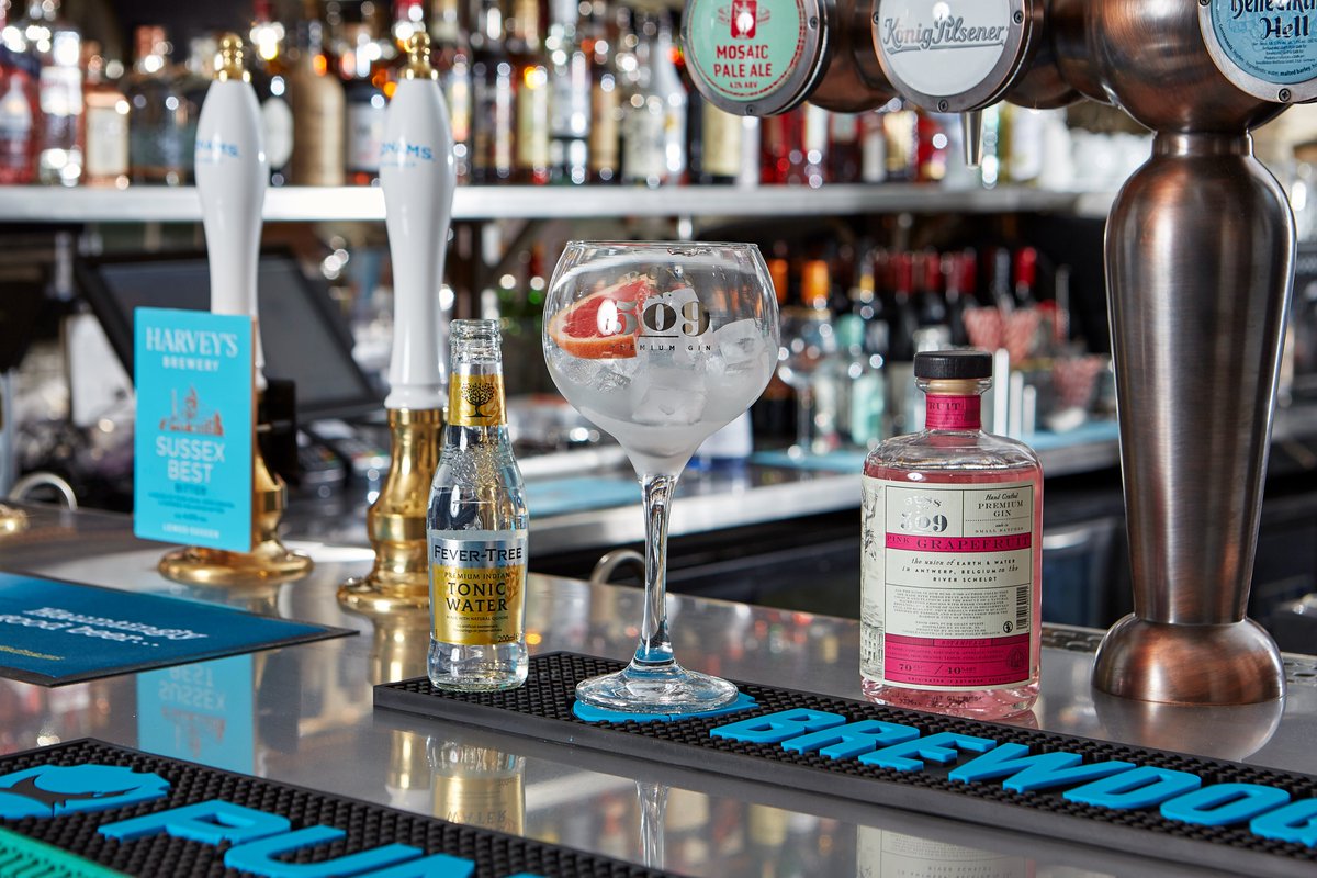THshoreham's tweet photo. Still featuring Shoreham's largest Gin selection, a delicious Goldmark APA & Chef's special are on...remember Sunday Roast finished now so our regular Sunday Menu is back #taphouseshoreham #loveshoreham #ginbars #caskmarque #supportlocal #allhomemadefood https://t.co/YAaT6WaNyE