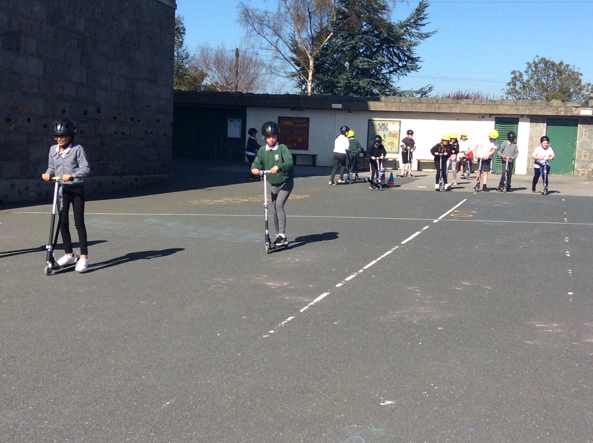 R20 had fun using the scooters during our P.E. session this morning! It was a lovely day too!☀️<a href="/SchoolBroomhill/">BroomhillSchool</a> #keepingfit