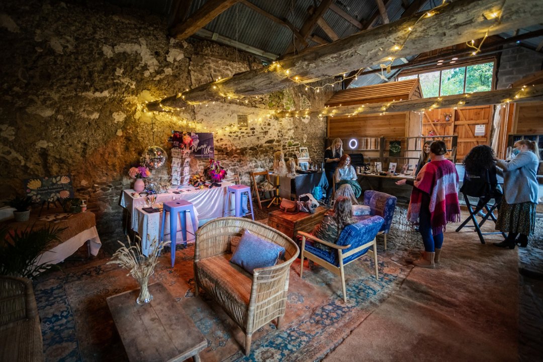 WEDMAGAZINE's tweet photo. Put the date your diary for 'Not Your Average Wedding Show' on Sunday 16th October (10am-4pm) 🎉🧡✨

The interactive event will take place at @ashridgegreatbarn in North Tawton in conjunction with @knotsandkisses and will feature a host of exciting features, appearances and https://t.co/LUSfW7YJw4