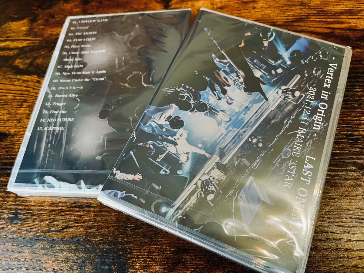 ViOn_official_'s tweet photo. 🎉【お知らせ】🎉

2021.12.11に行われた「-Vertex in Origin- LAST ONEMAN」が収録されたライブDVDのリリースが決定！！！
只今よりVertex in Origin通販サイトにて販売が開始しました！！！

数に限りがあるのでお早めにゲットしてください🔥

▼購入はこちらから▼
https://t.co/5mZhUx3ksz https://t.co/yvU2iY5sTn