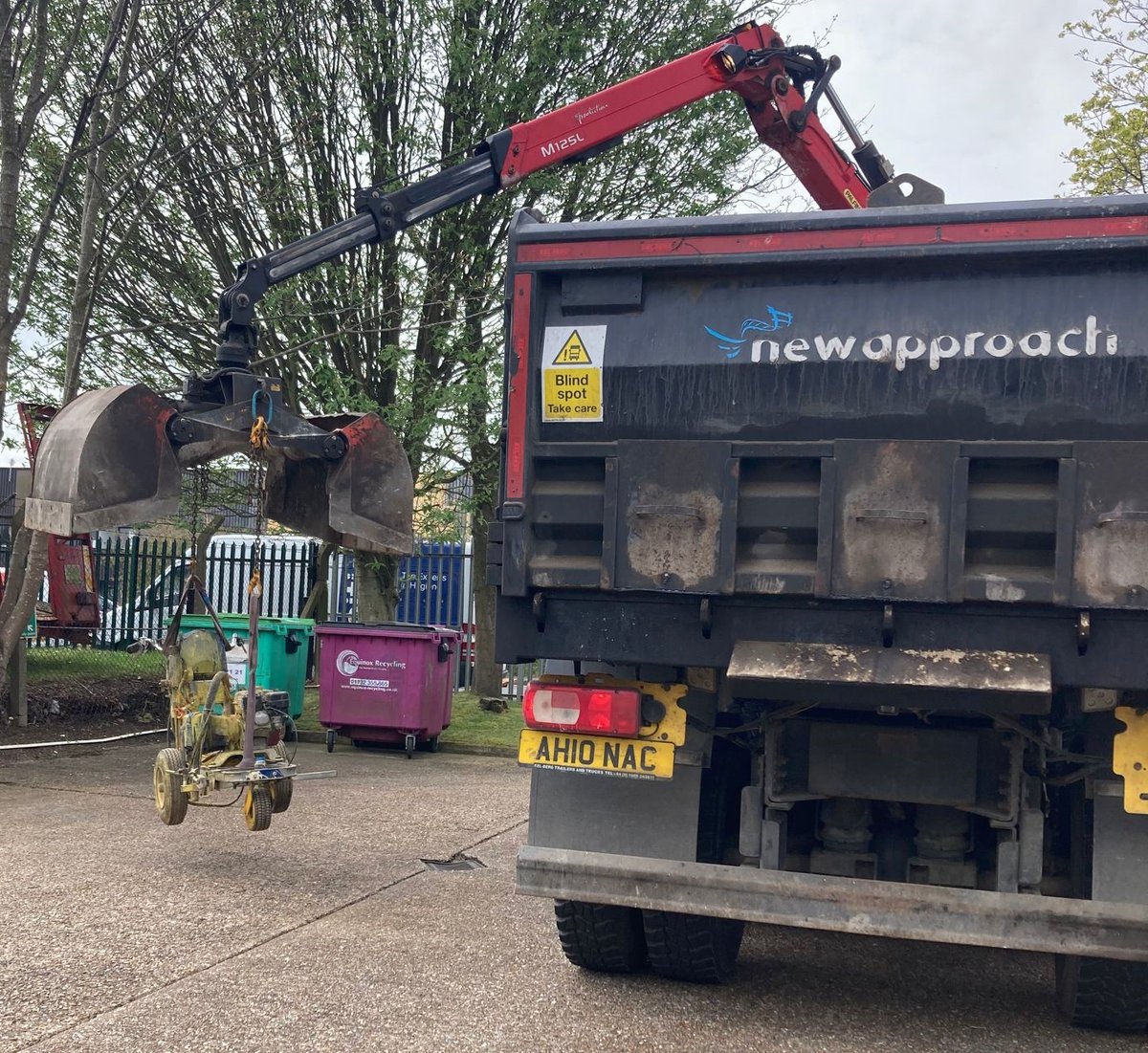Hi-Tec Spray tweet media