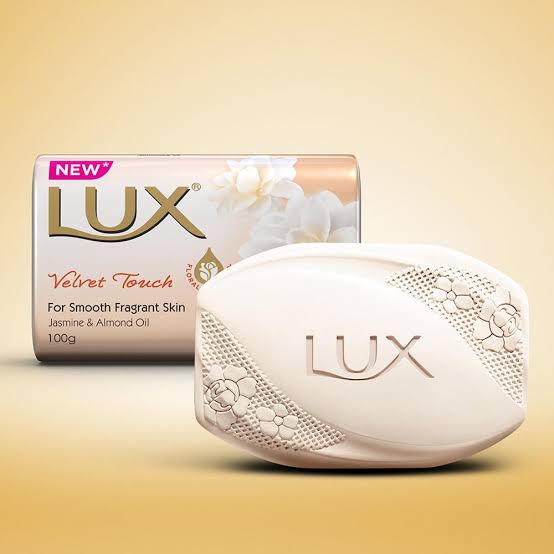 UnknownProphet9's tweet photo. #nhlanhla_lux
Some people are looking at this soap differently now 🤣🤣🤣🤣 https://t.co/DjAoNJvTqo