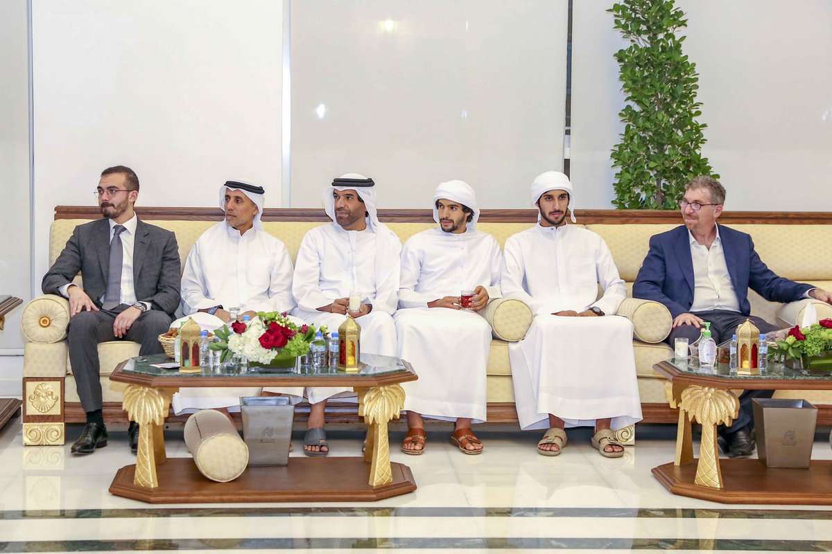 KhalafAlHabtoor's tweet photo. سعدت باستقبال الإبن كريم محمد الرواس في مجلسنا الرمضاني والذي أتى من جمهورية مصر العربية مهنئاً بالشهر الفضيل.
#رمضان_كريم #مجلس_الحبتور https://t.co/aoO0ddzCZM