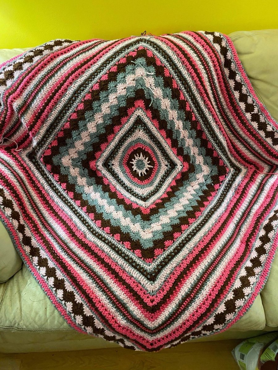 ApothTeaLounge's tweet photo. Today’s featured silent auction item!

Bid online now: https://t.co/DdtN469Ugj https://t.co/SXFhaE5LVz