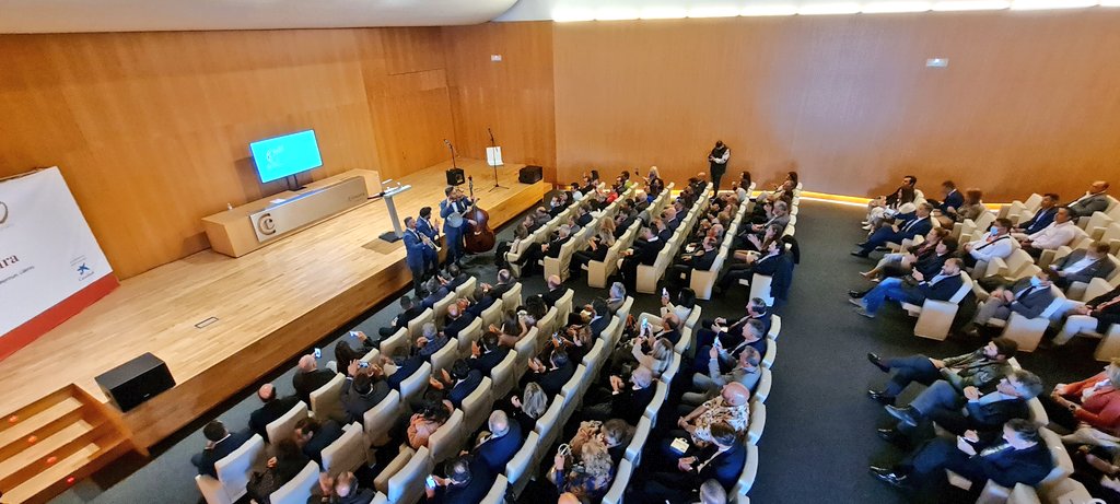 10 años de #ClubCámara 
10 años de familia #Cámara 
10 años generando #sinergias
10 años desarrollando #negocio entre nuestros asociados
10 años de #toursempresariales
10 años de proyectos de #futuro
10 años de momentos #empresariales 
10 años de un #equipazo
<a href="/CCGranada/">Cámara de Granada</a>