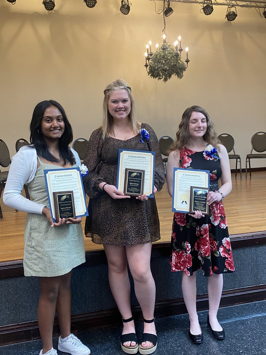 Congratulations to Medina County Share Cluster Outstanding Seniors! From Brunswick Jessica Bisesar, Kaiya Bundy &amp; Kaitlyn Fortuna (BHS/MCCC). <a href="/BrunswickCSD/">BrunswickCitySchools</a> <a href="/BCSDNiedermeyer/">Jason A. Niedermeyer</a> @MrsYorkoBHS